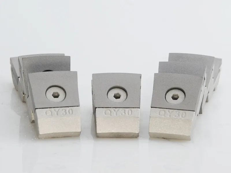 wear resistant blades for decanter centrifuges 1